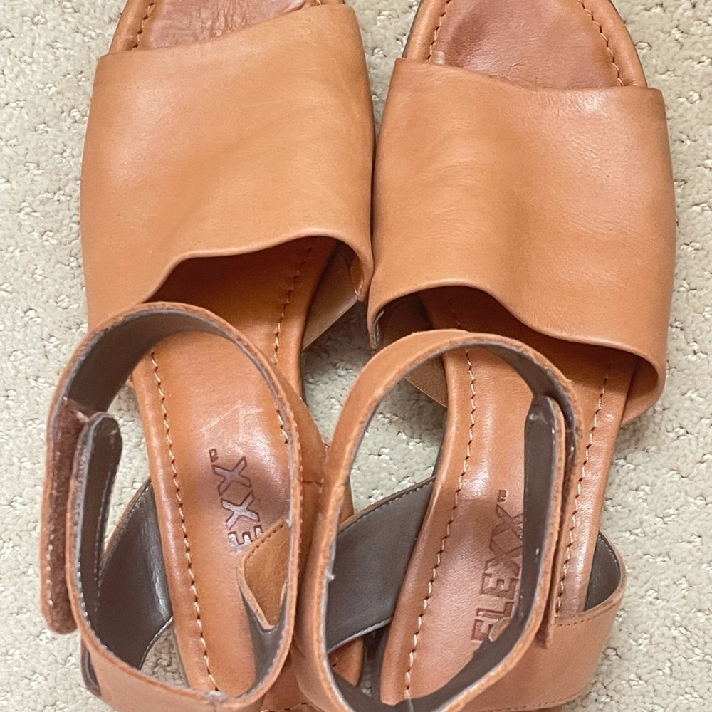 The Flexx Ankle Sandle
